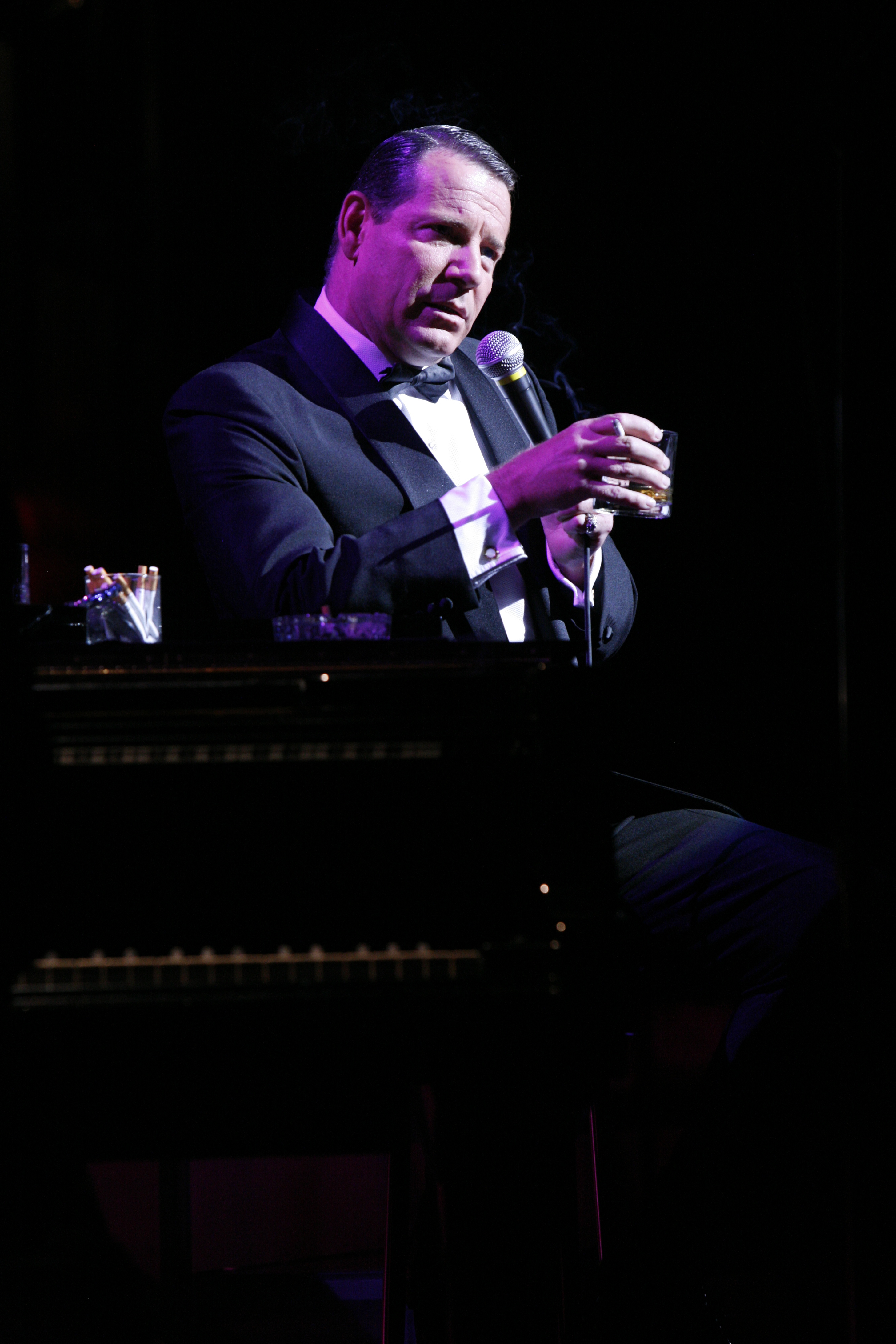 WIN TICKETS TO FRANKLY SINATRA at the Grove Theatre